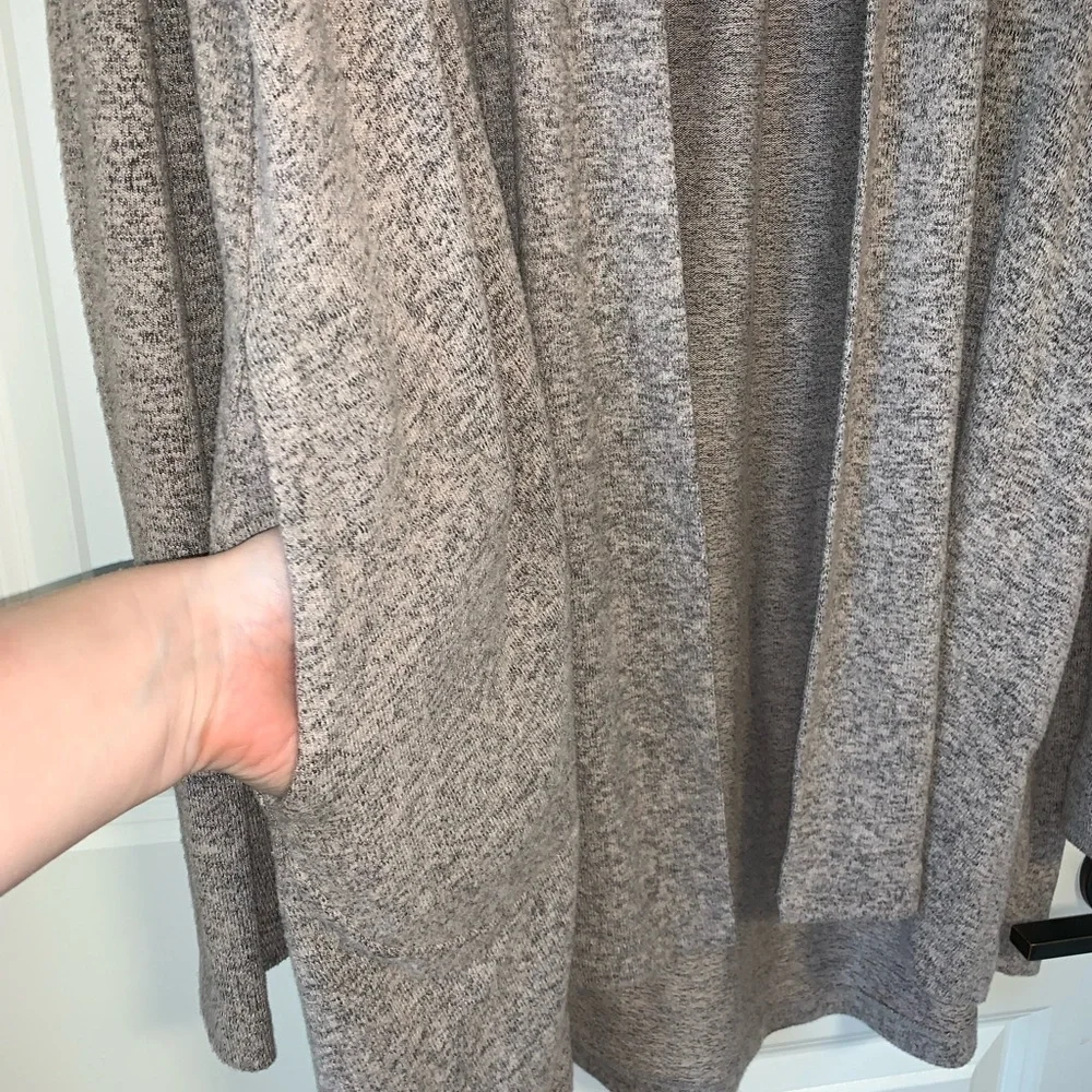 Saturday Sunday Womens Long Sleeve Cardigan Sweater Gray Sz M‎ Flowy Pockets - Picture 2 of 12